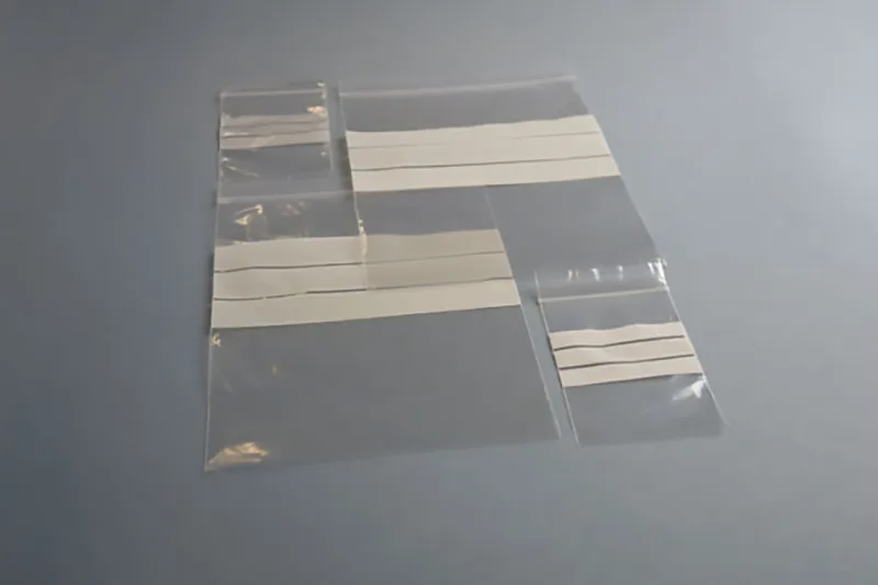 Zip-lock clear bags with circular hole - Image 2